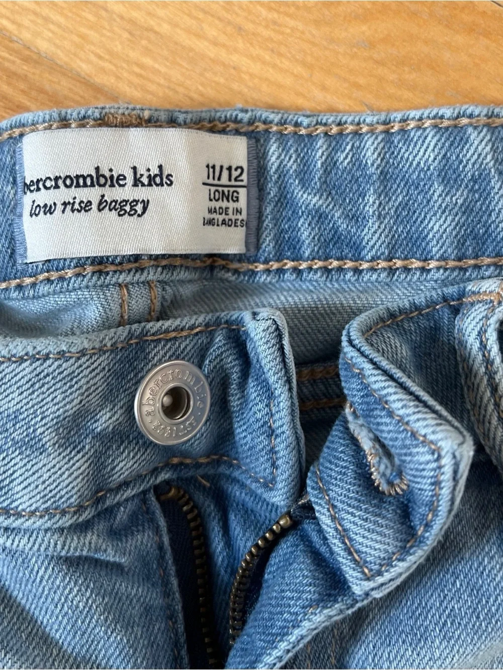 Abercrombie Kids Low Rise Baggy Jeans - 11/12 Long